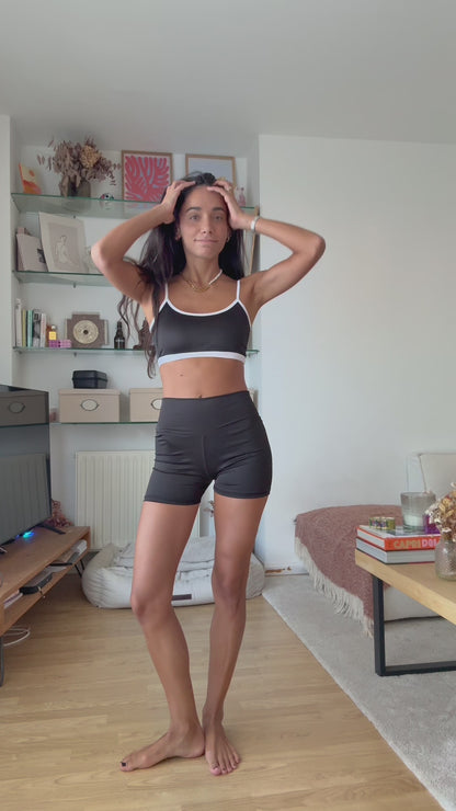 Noir Set Active